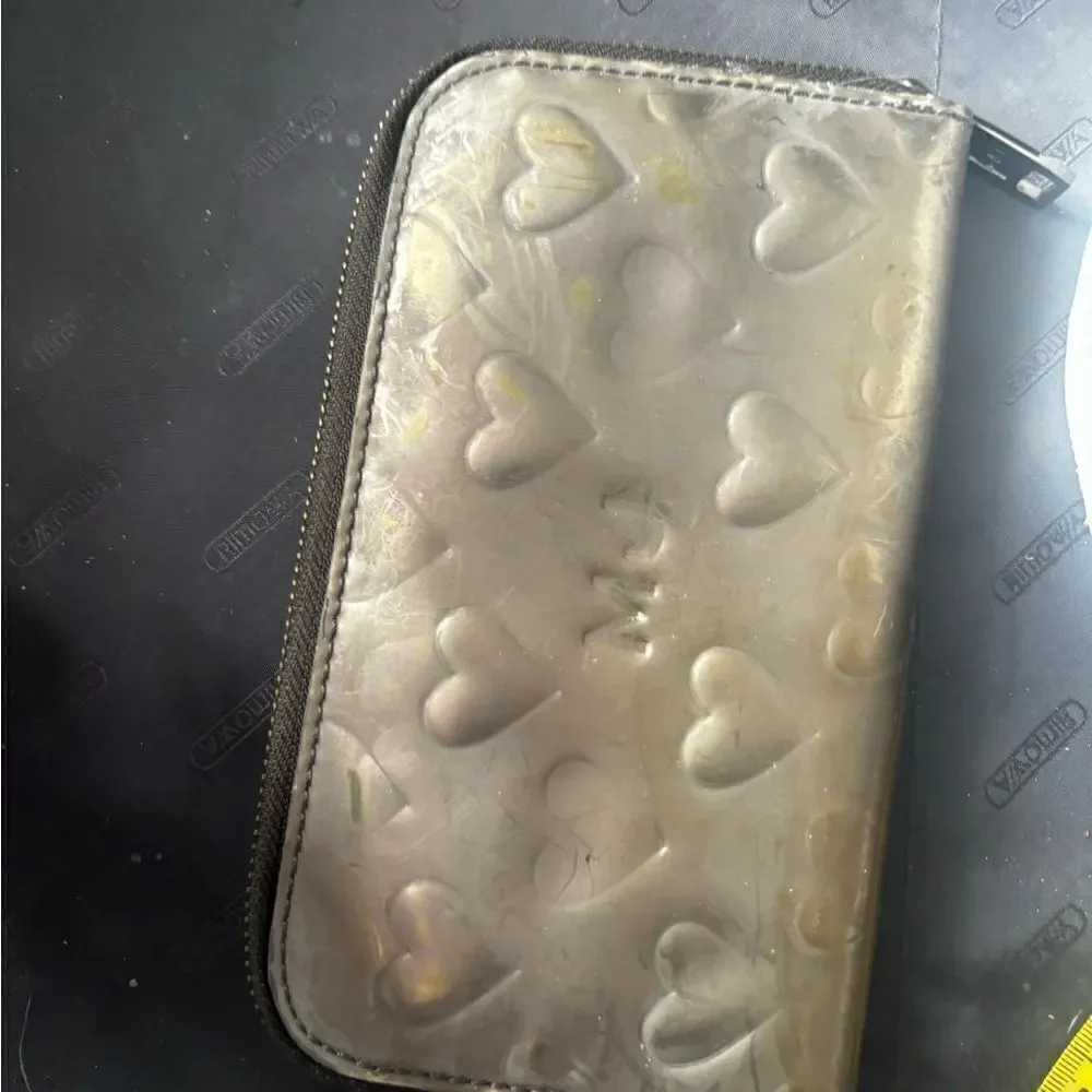 Marc Jacobs id holder checkbook money purse Hearts Zippered Clutch Wallet y2k